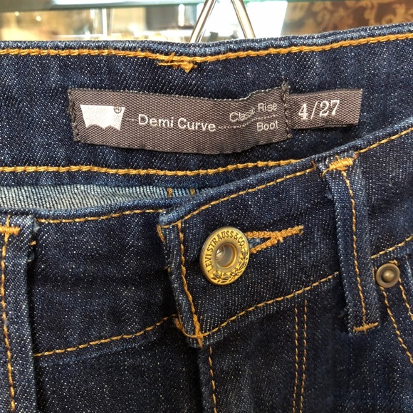 Levi’s Classic Rise Bootcut Jeans - Picture 4 of 4